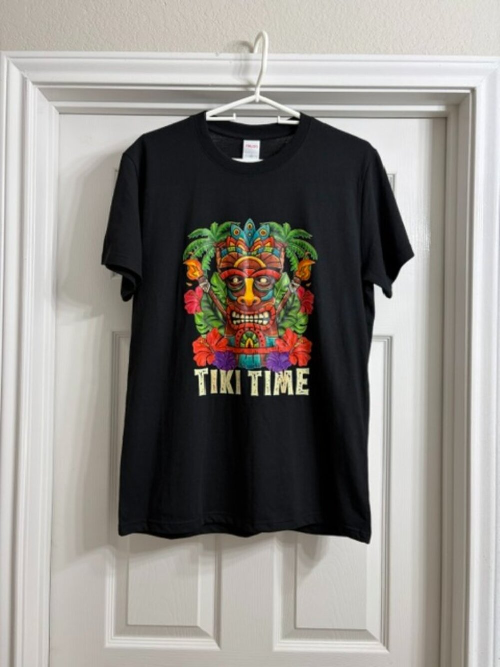 Haloo Brand Women's Black Graphic T-Shirt, Size Medium (NWOT)